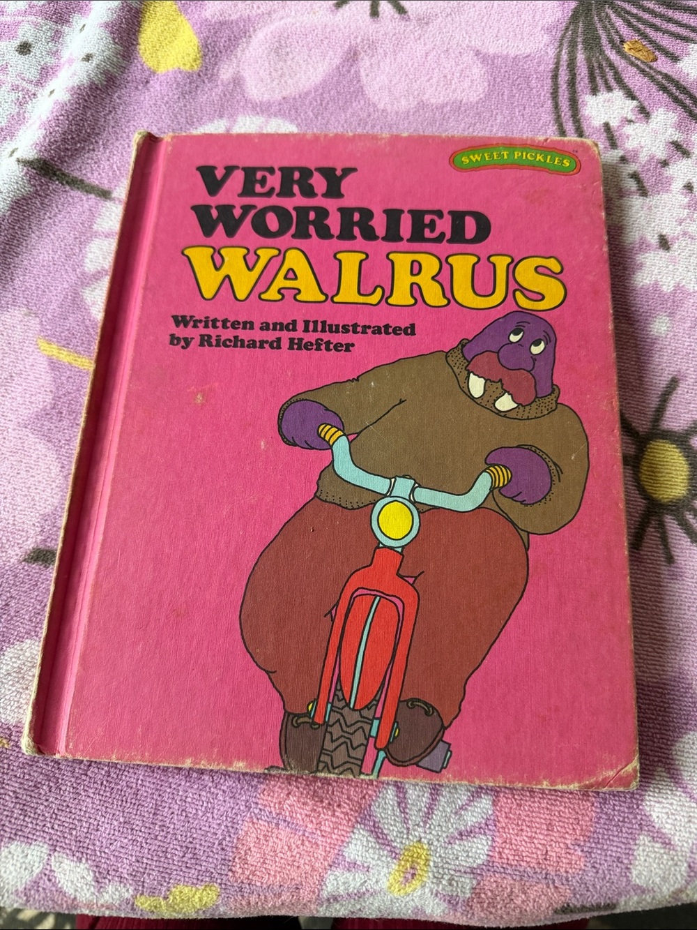 Very Worried Walrus Children's Book Sweet Pickles series 1977